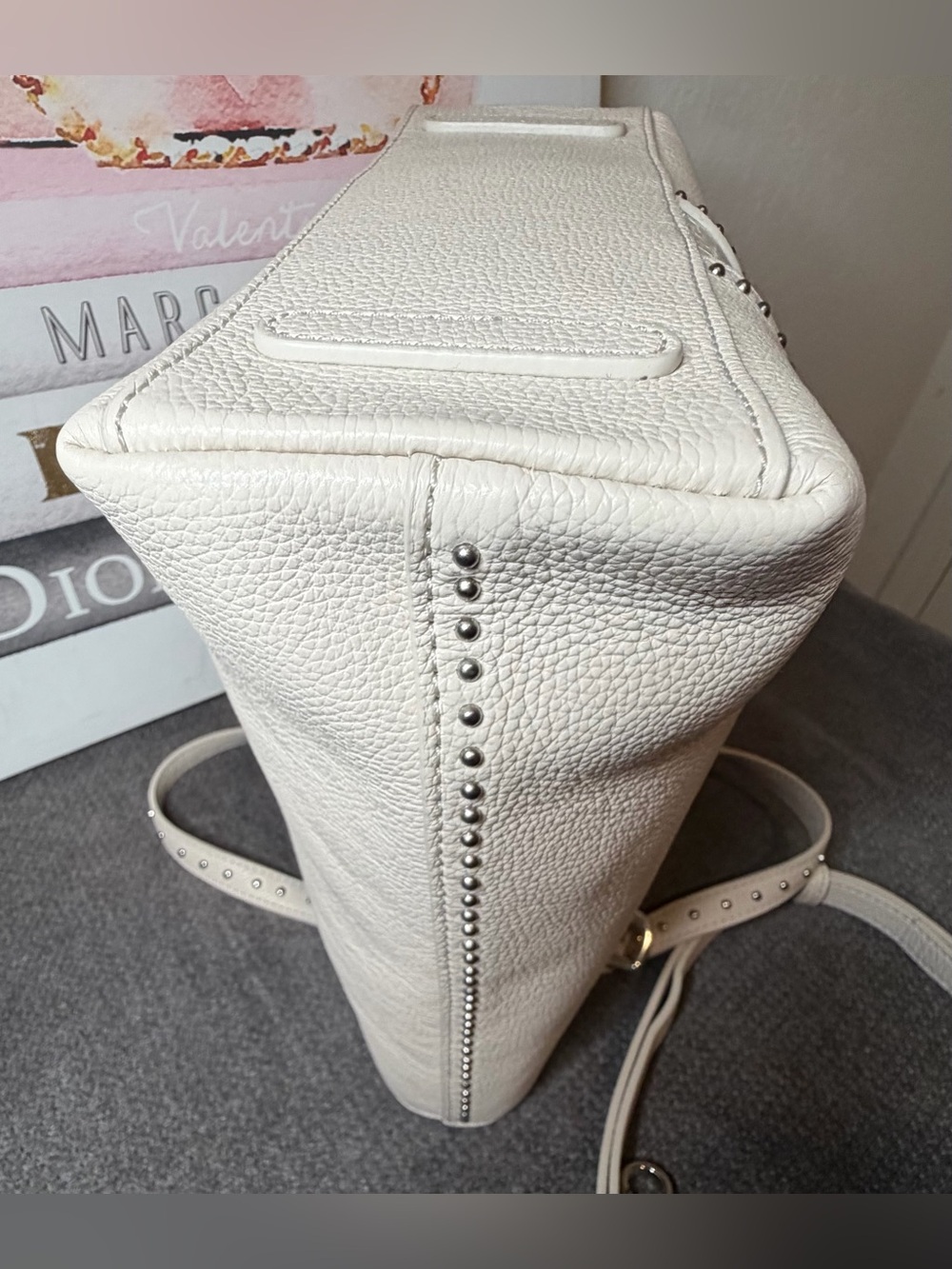 Brighton "Johnny Tall” Crème Leather & Croc embossed Convertible Crossbody Tote - Picture 8 of 12